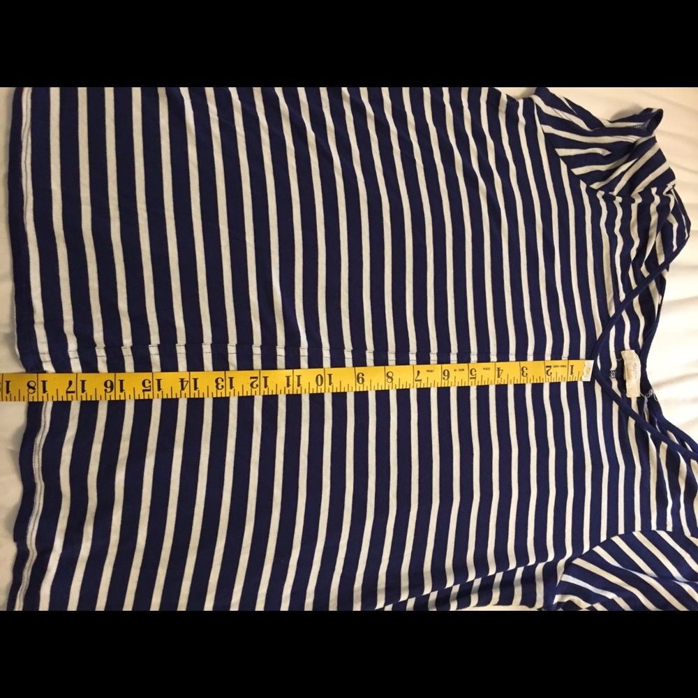 Blush Stripped Top. Size Medium - Picture 4 of 5